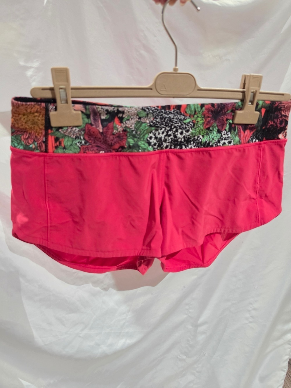 Athletic Shorts Coral Floral Waistband Size 8